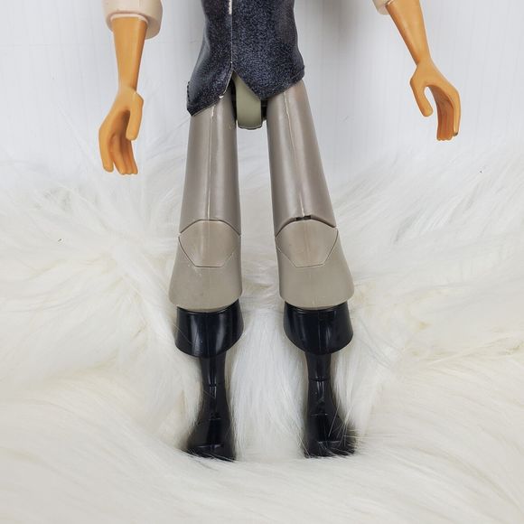Disney Tangled The Series Flynn Rider Eugene Fitzherbert Jointed Doll 9" - Picture 3 of 11